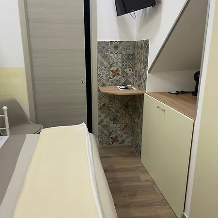 Πανσιόν Calabro 21 Appartament Κατάνια